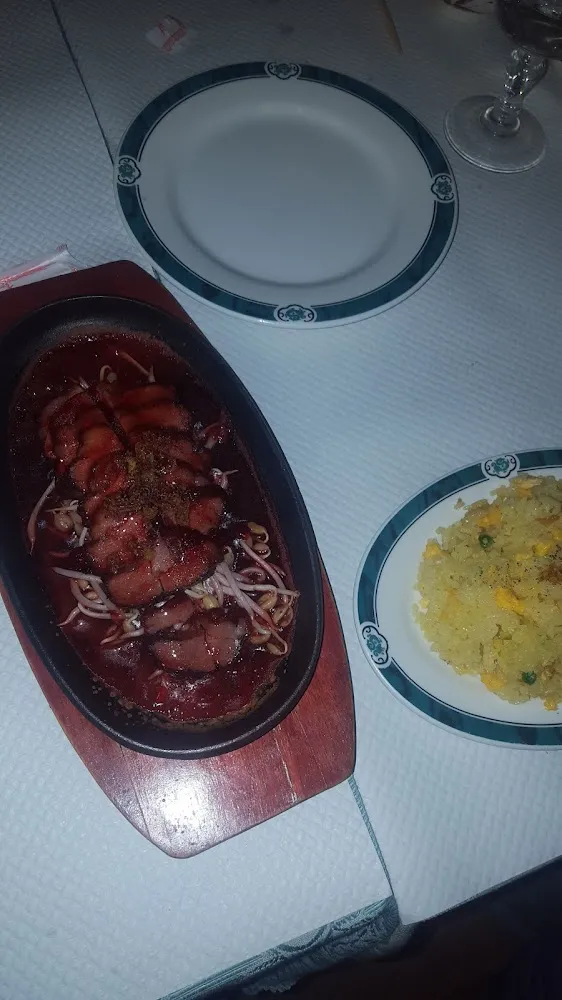 Canard Laqué Et Riz Cantonais